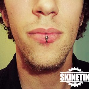piercing_skinetik_labret_02