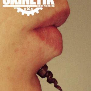 piercing_skinetik_labret_03