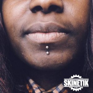 piercing_skinetik_labret_double_01