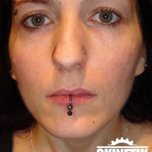 piercing_skinetik_labret_double_03