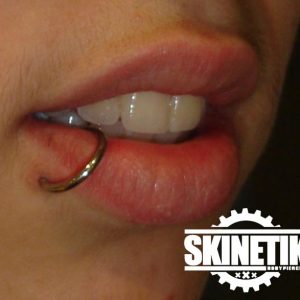 piercing_skinetik_labret_excentre_07