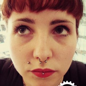 piercing_skinetik_labret_vertical_00