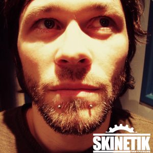 piercing_skinetik_snake_bite_15